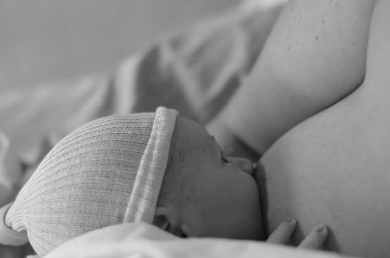 bébé au sein